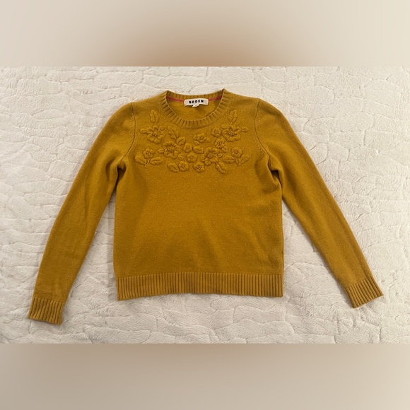 Boden Embroidered Crew Neck
Sweater Dijon ( mustard yellow color.) Size XS - Picture 3 of 9
